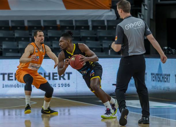 乐部间的转 乐部间的转